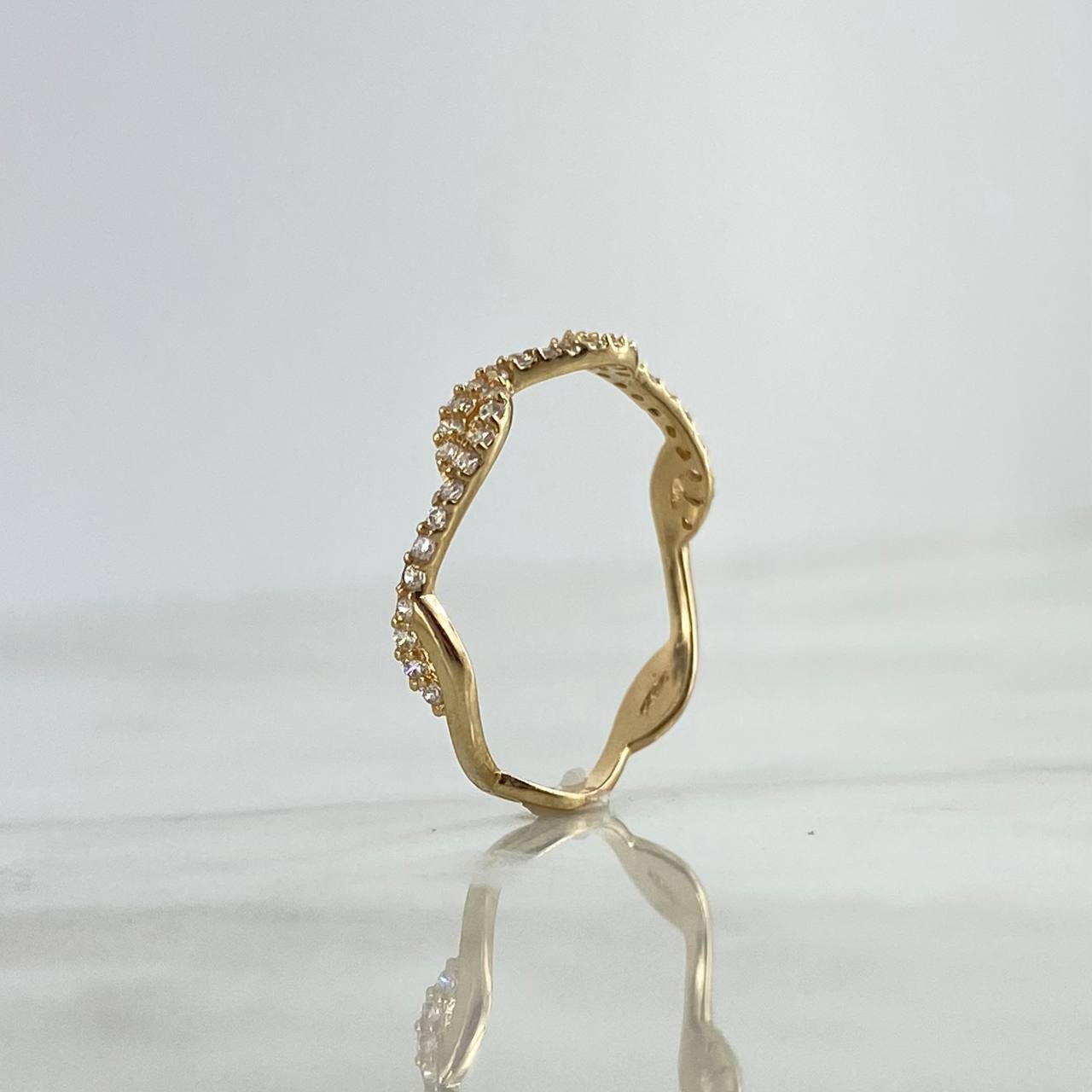 Anillo Solitario Nudos 1.2gr / T7 / Circones Blancos Oro Amarillo