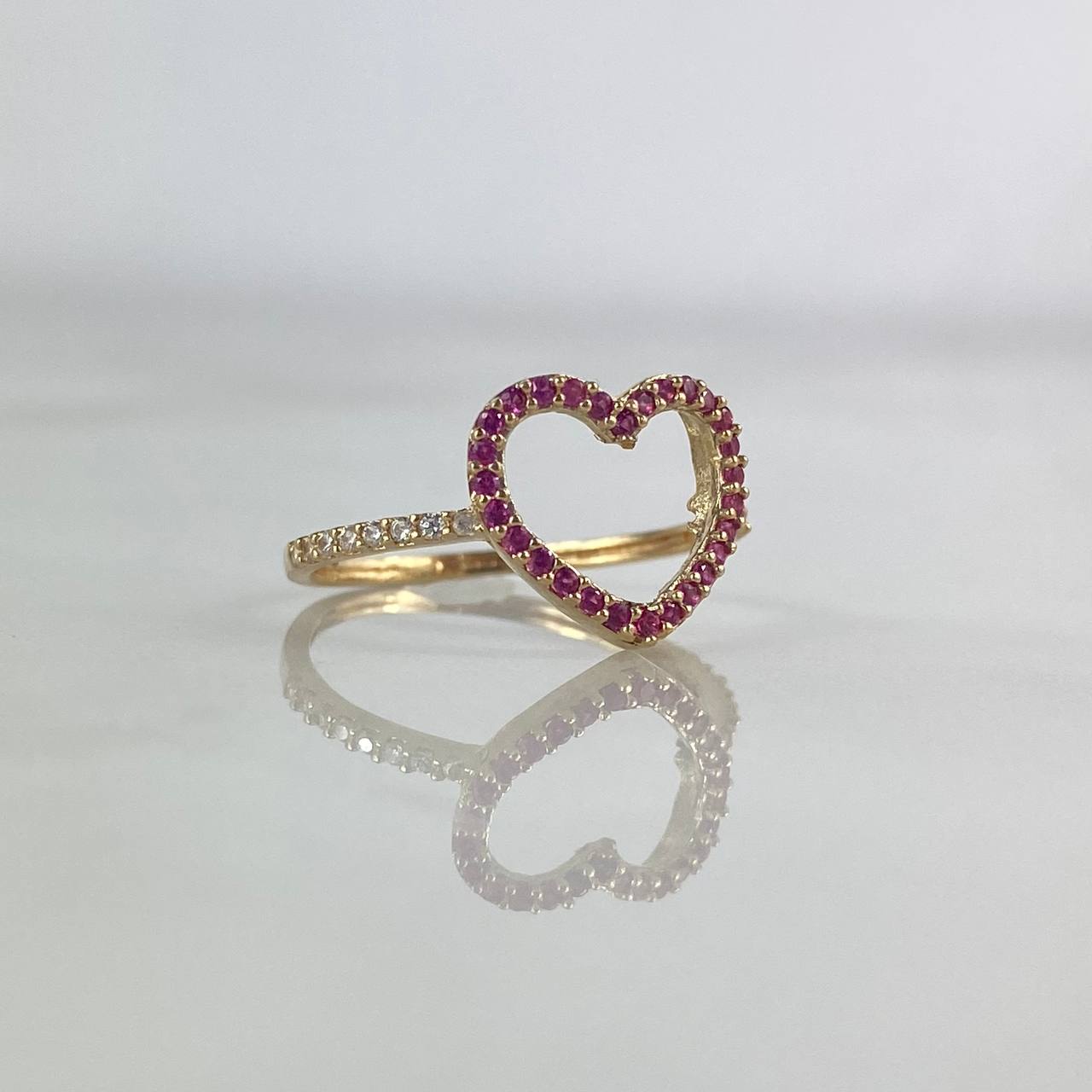 Anillo Silueta Corazon 1.45gr / T5 1/2 / Circones Blancos Fucsias Oro Amarillo