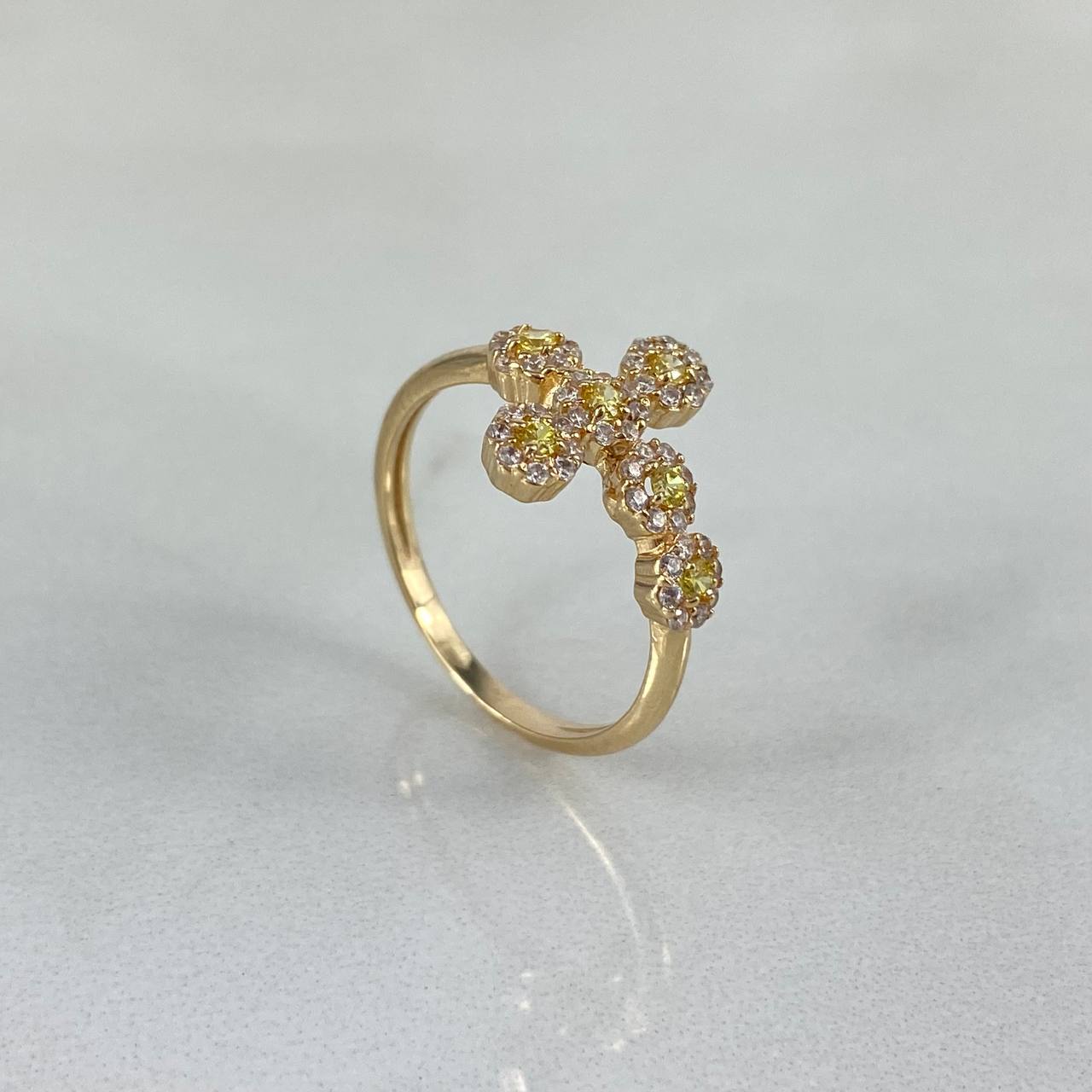 Anillo Cruz Tupida 2.1gr / T5 3/4 / Circones Blancos Amarillos Oro Amarillo