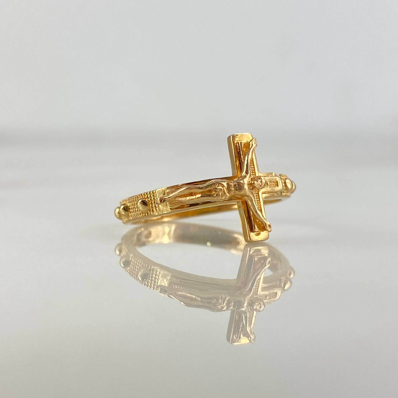 Anillo Cristo Cruz 3.15gr / T7  / Oro Amarillo