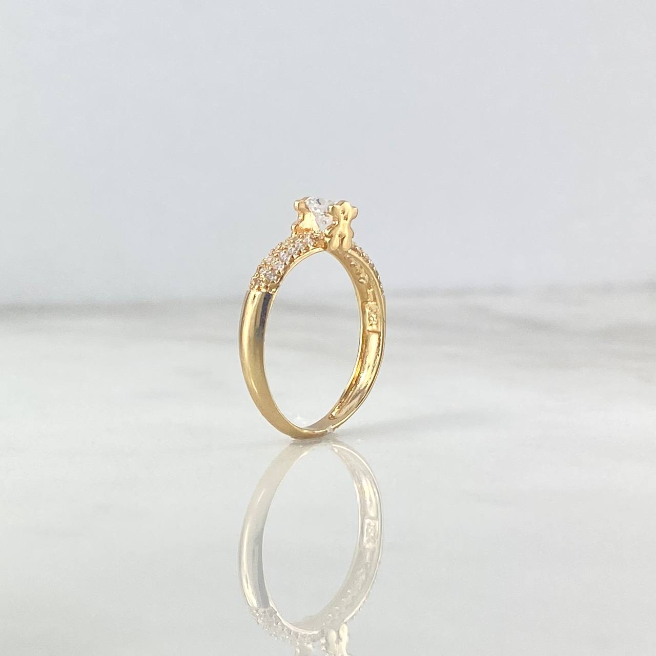 Anillo Solitario Oso TS 2.2gr / T7 / Circones Blancos Oro Amarillo