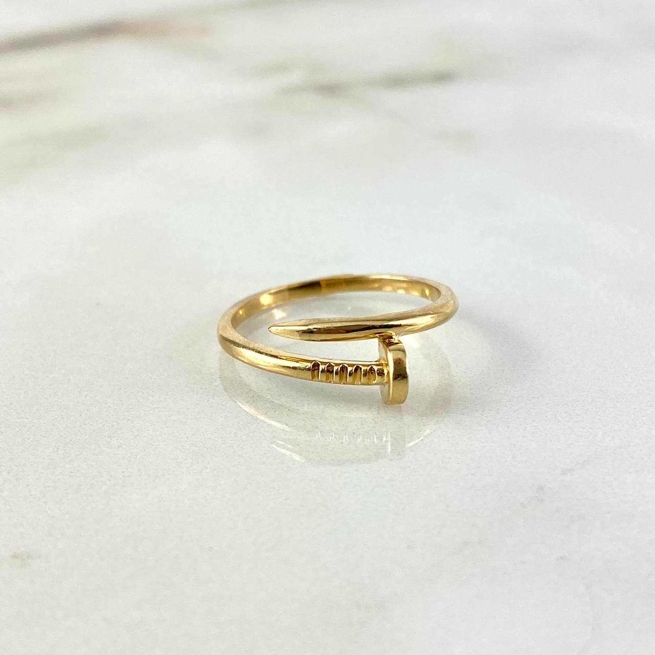 Anillo Clavo CT 2.6gr / T5 1/2 / Oro Amarillo