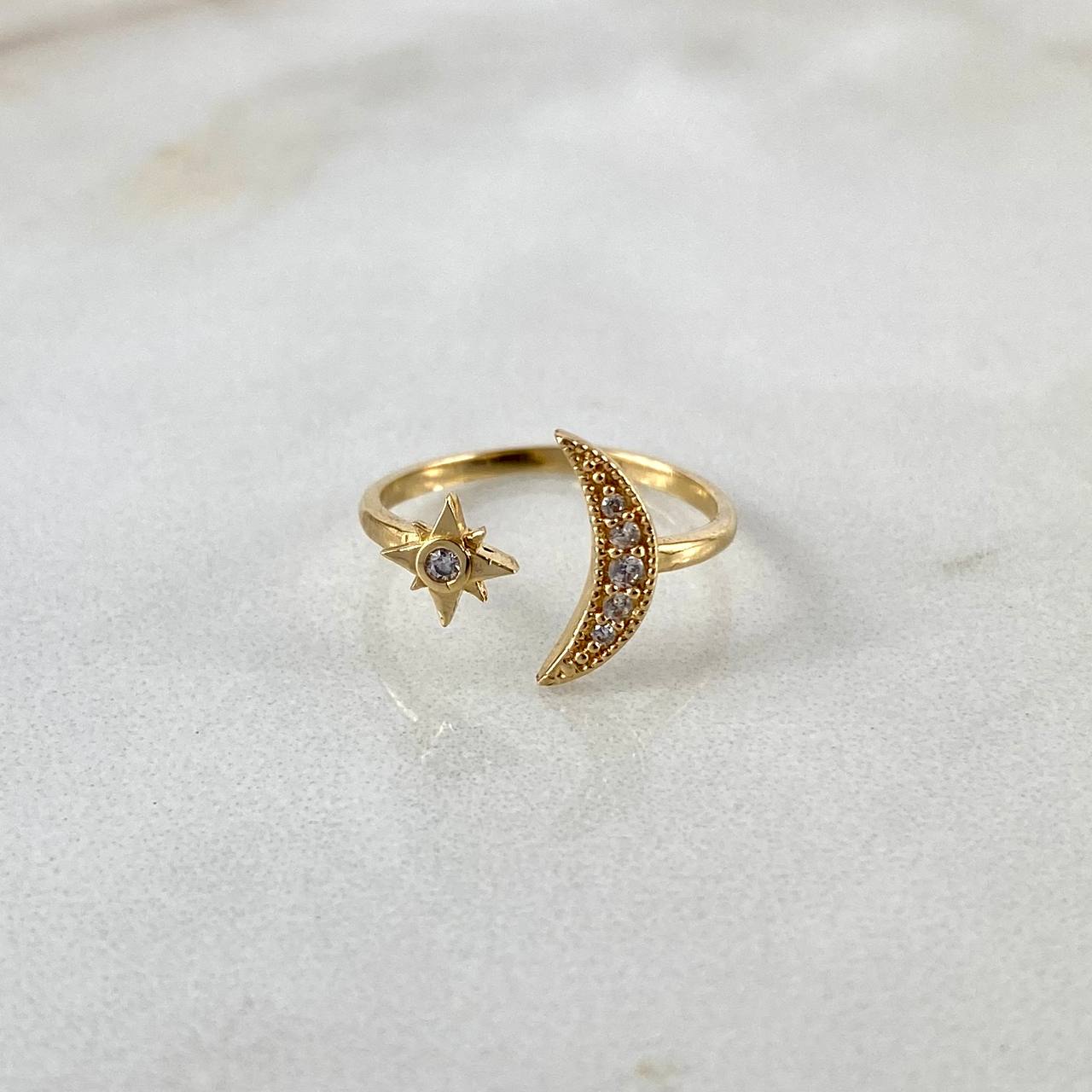 Anillo Luna Estrella 1.45gr / T4 / Circones Blancos Oro Amarillo