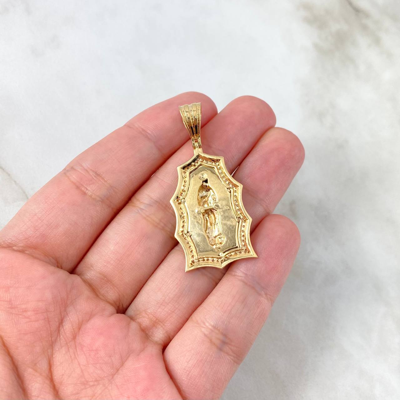 Dije Virgen Guadalupe 6.95gr / 4.2cm / Circones Blancos Oro Amarillo