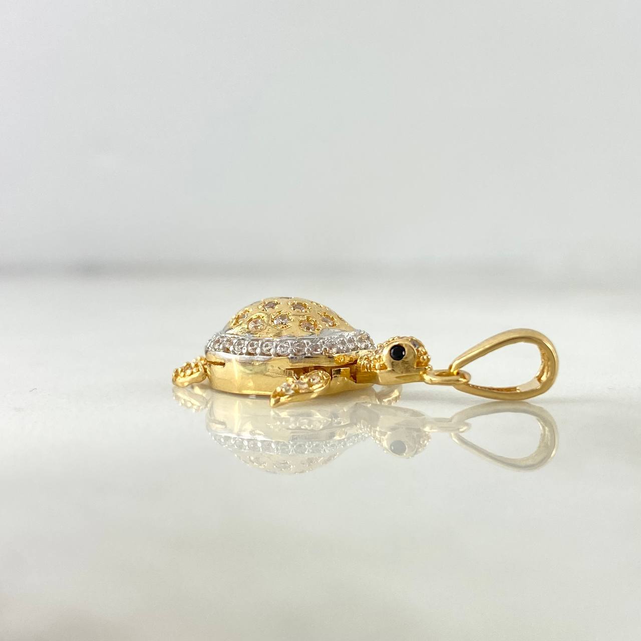 Dije Tortuga 4.3gr / 3.3cm / Circones Blancos Dos Oros Amarillo Blanco