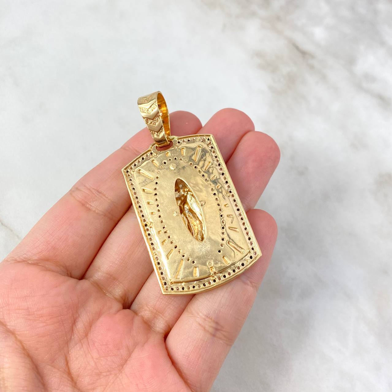 Dije Placa Virgen Guadalupe 23.45gr / 5.8cm / Circones Blancos-Negros Oro Amarillo