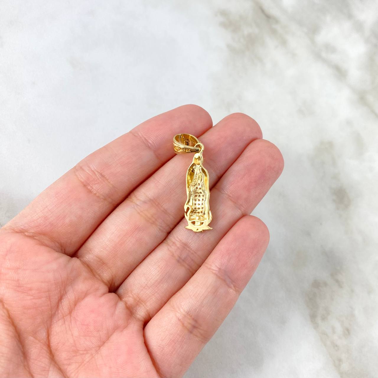 Dije Virgen Guadalupe 3.05gr / 3.2cm / Circones Blancos Oro Amarillo