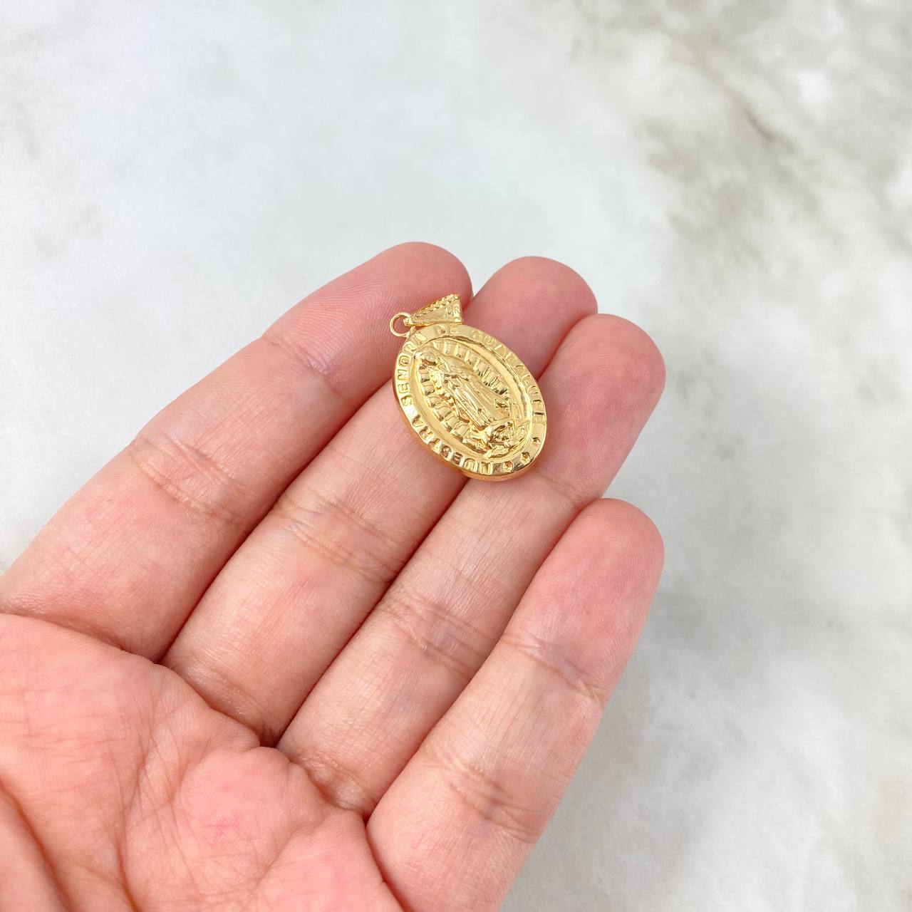 Dije Virgen Guadalupe 1.5gr / 3cm / Troquelado Mate Oro Amarillo *