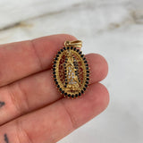 Dije Virgen Guadalupe 3.7gr / 3.4cm / Circones Blancos-Negros Oro Amarillo