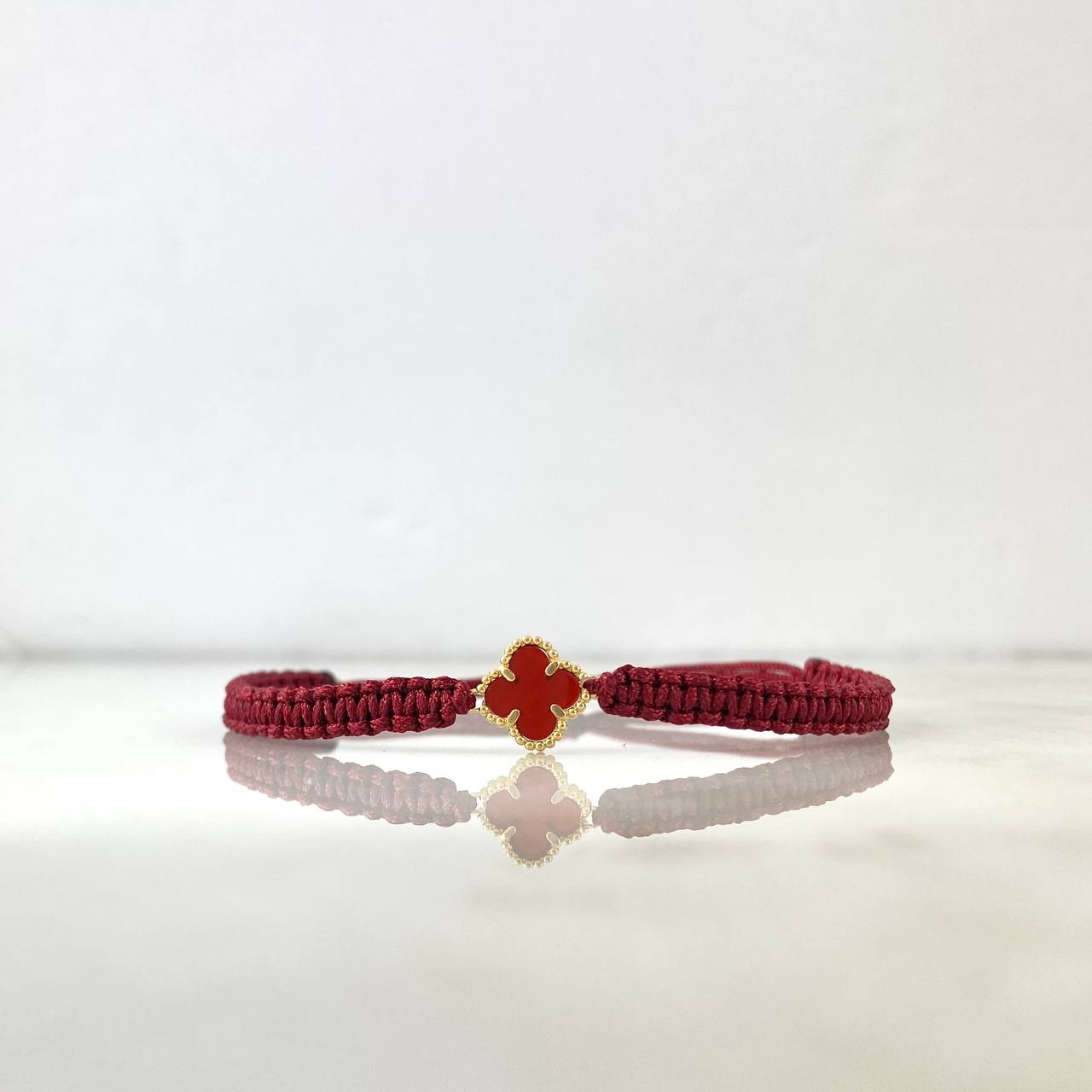 Pulsera Vino Tinto Trebol VCyA Agata Roja 0.8gr / 1.3cm / Oro Amarillo +4 *