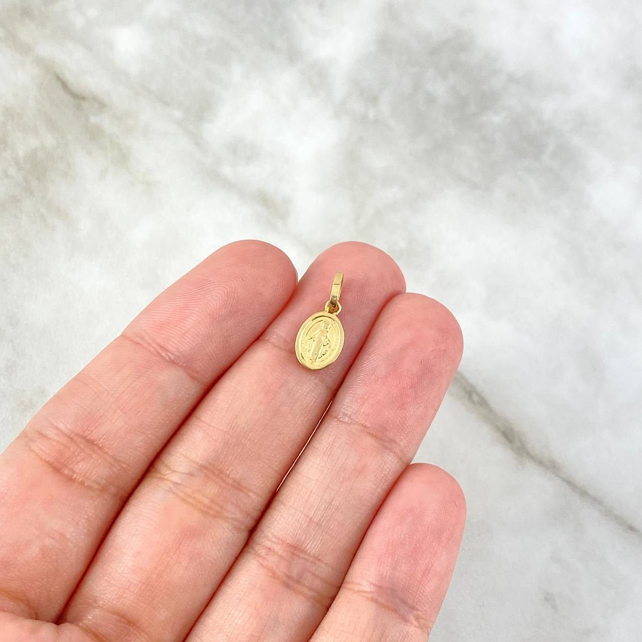 Dije Virgen Milagrosa 0.55gr / 1.5cm / Oro Amarillo