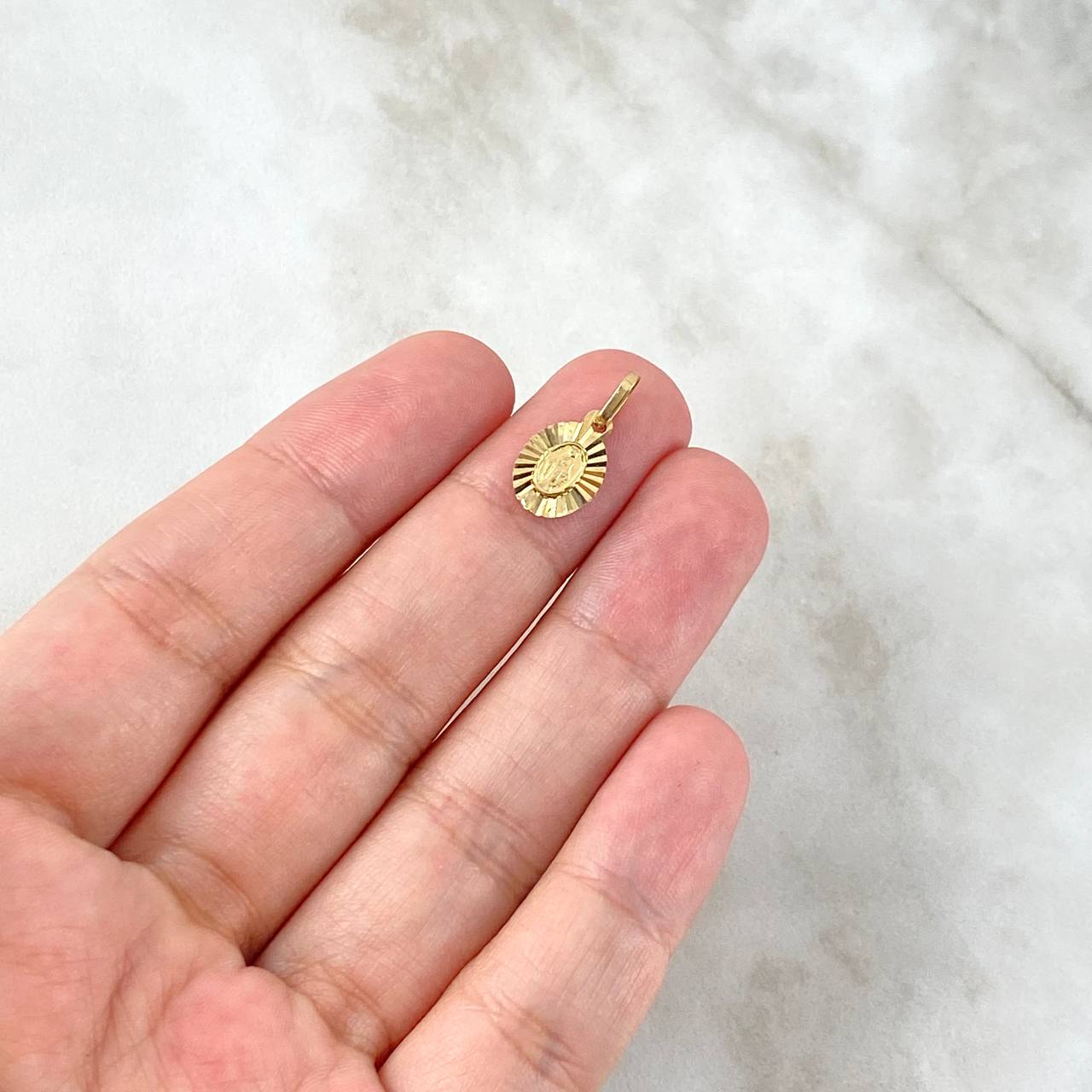 Dije Virgen Milagrosa 0.6gr / 1.8cm / Diamantada Oro Amarillo