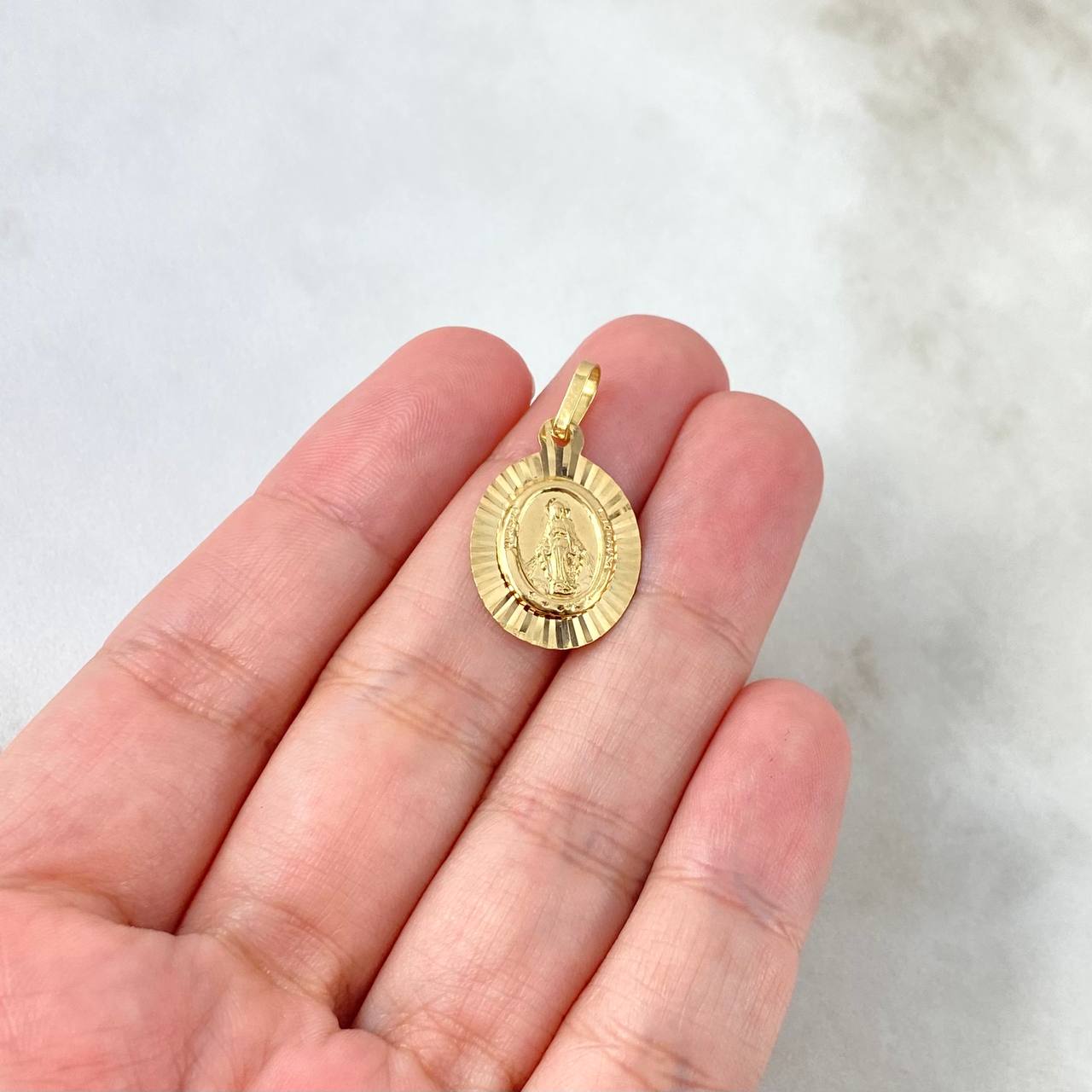 Dije Virgen Milagrosa 1.85gr / 2.6cm / Diamantada Oro Amarillo