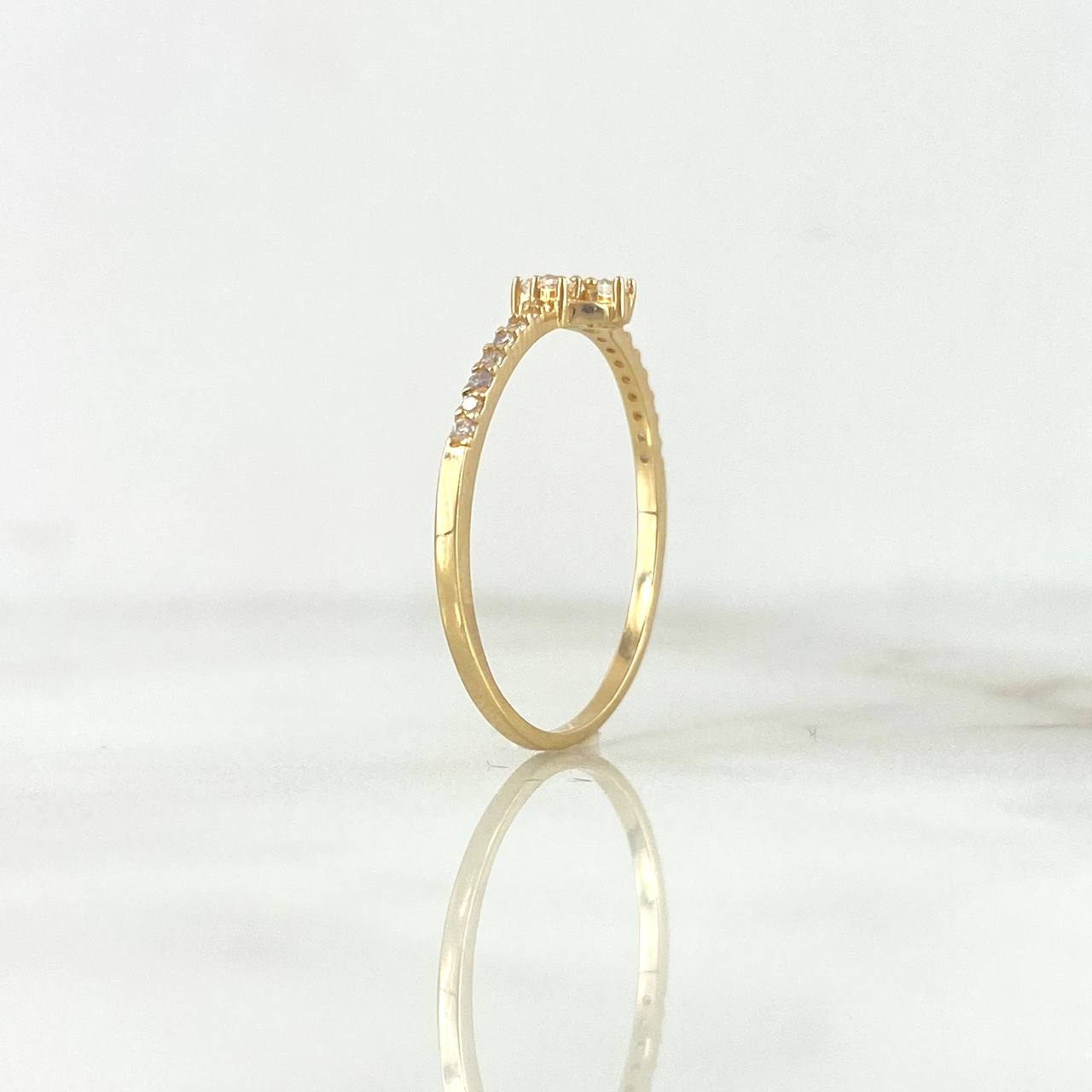 Anillo Cruz Circulo 1.25gr / T7 3/4 / Circones Blancos Oro Amarillo