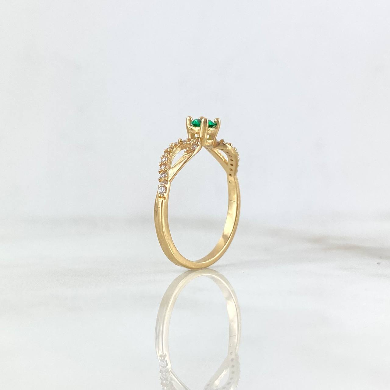 Anillo Solitario Olas Cruzadas 1.75gr / T5 1/2 / Circones Blancos Verde Oro Amarillo