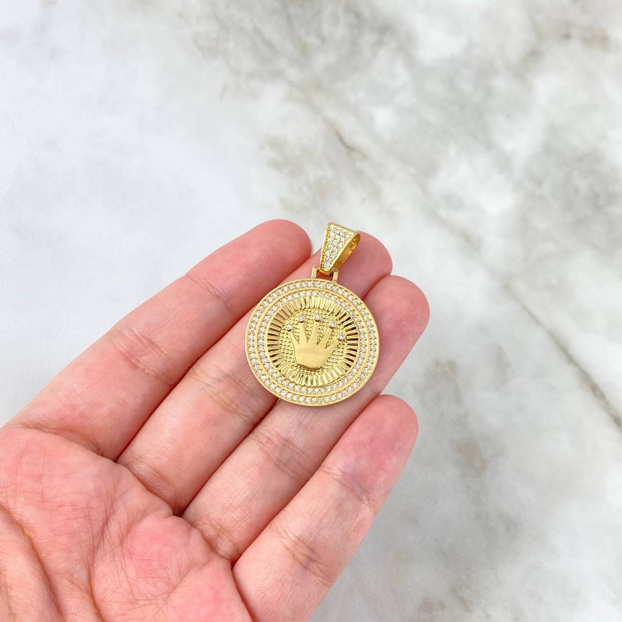 Dije Medalla Corona RX 7.25gr / 3.5cm / Circones Blancos Oro Amarillo