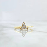 Anillo Solitario Flor 1.5gr / T7 1/2 / Circones Blancos Oro Amarillo 18K