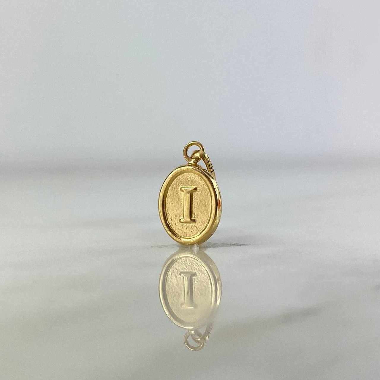 Dije Letra I  0.5gr / 1.8cm / Troquelada Oro Amarillo