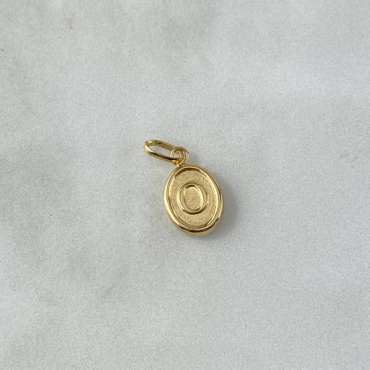Dije Letra O 0.55gr / 1.8cm / Troquelada Oro Amarillo