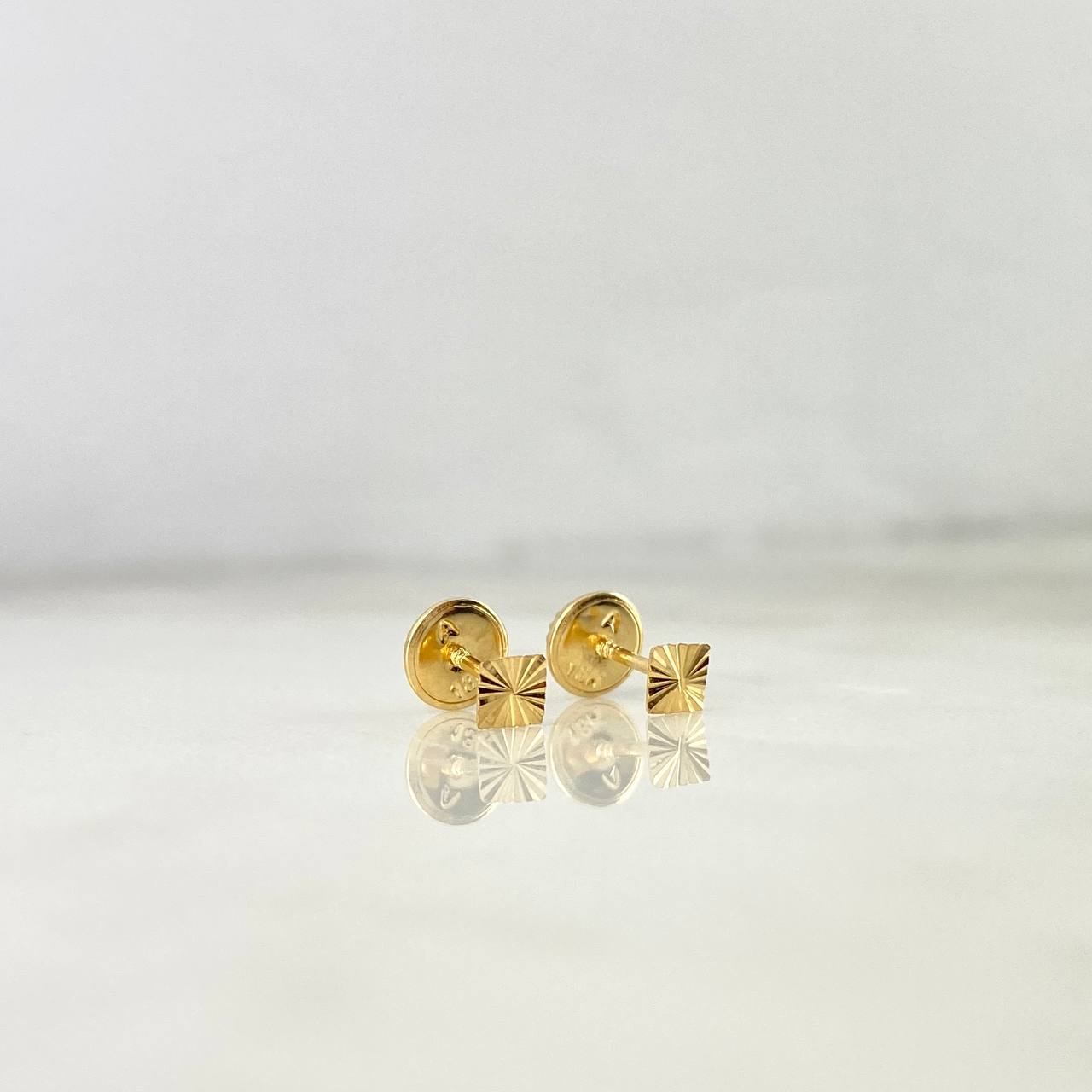 Topos Cuadrado 0.45gr / Diamantado Oro Amarillo ©