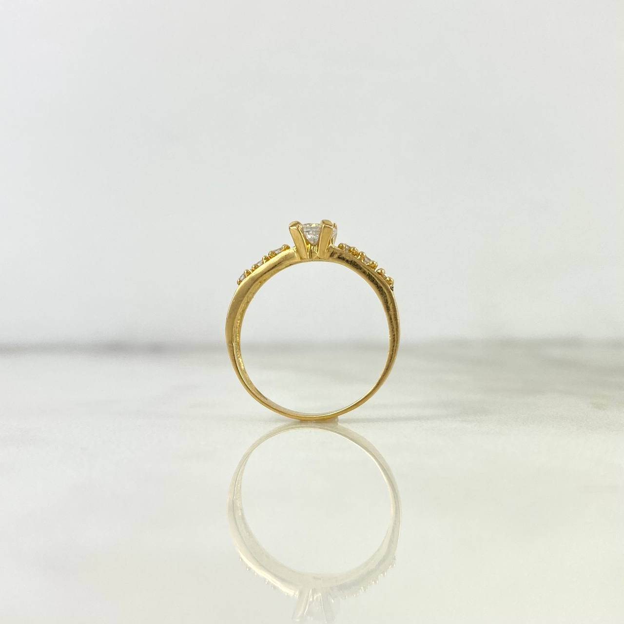 Anillo Solitario Tres Puntos 2.35gr / T5 1/2 / Circon Blanco Blancos Oro Amarillo