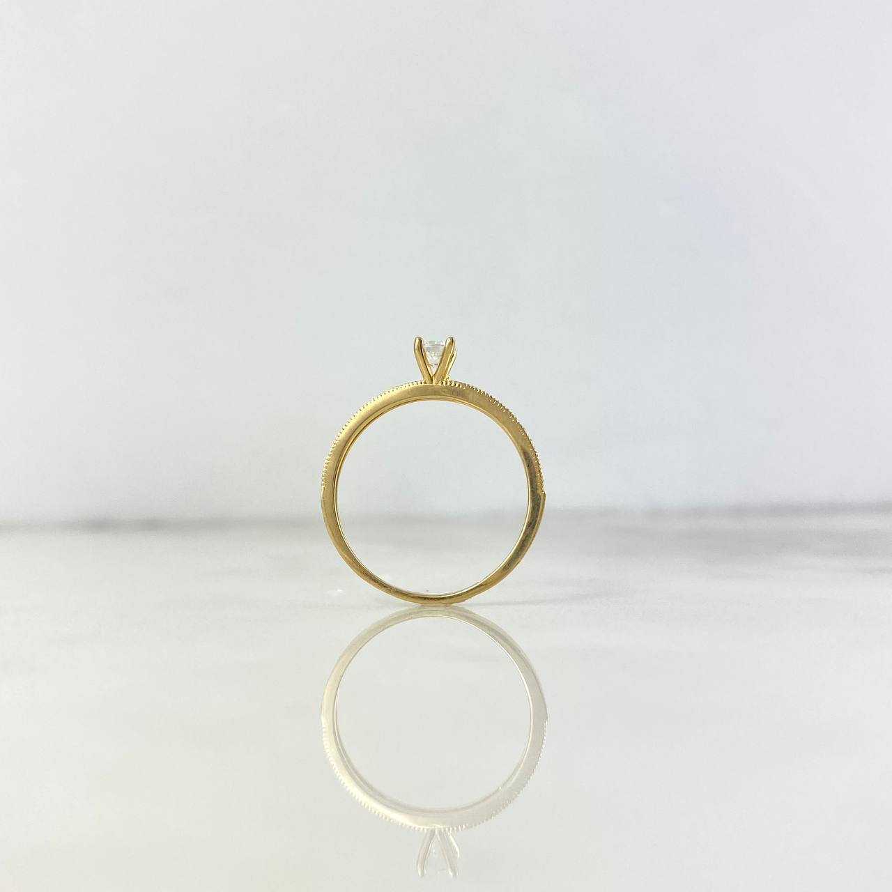 Anillo Solitario Churumbela 1.7gr / T7 1/2 / Circones Blancos Oro Amarillo *