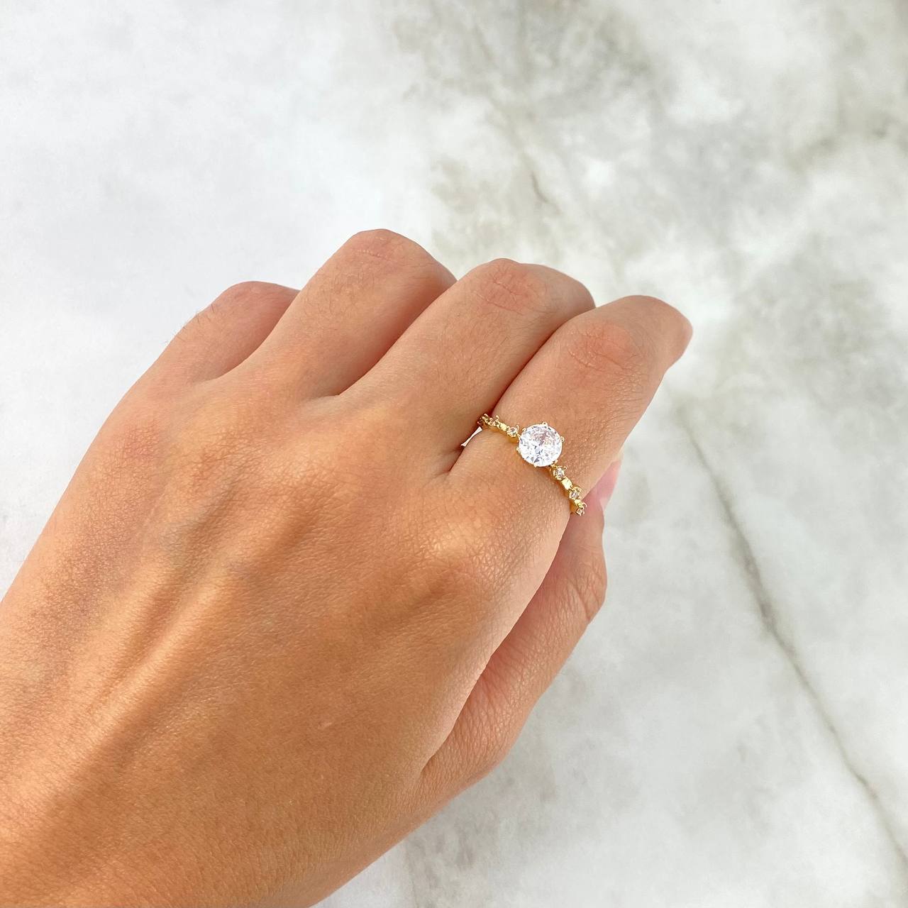 Anillo Solitario Ovalos Estrellados 1.5gr / T7 / Circon Blanco Blancos Oro Amarillo