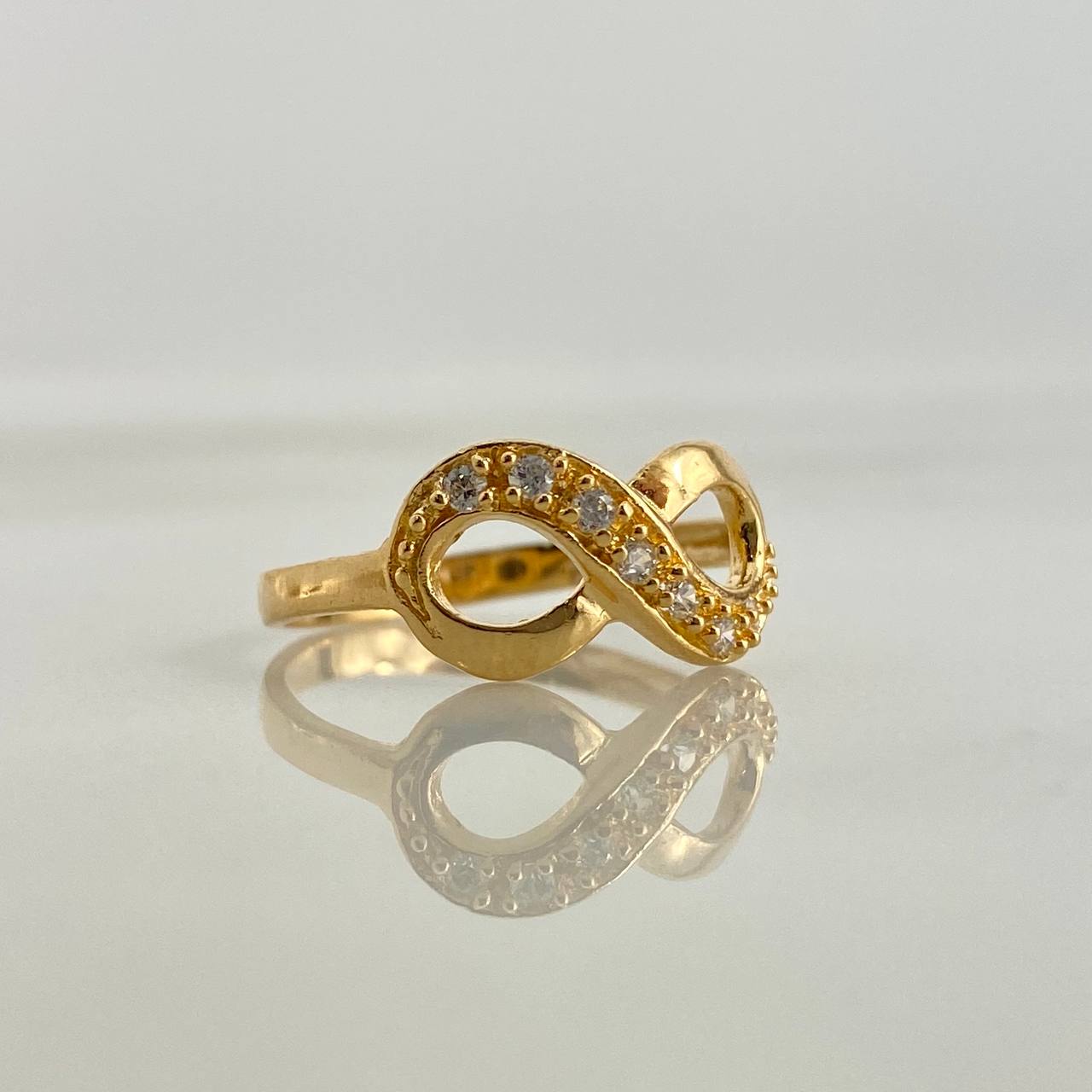 Anillo Infinito 1.85gr / T6 2/4 / Circones Blancos Oro Amarillo©