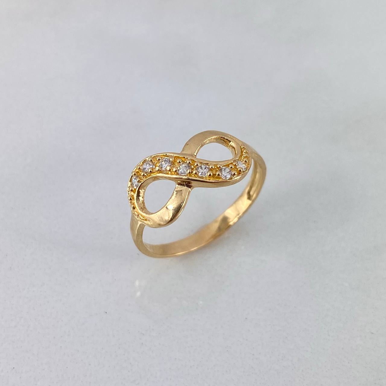 Anillo Infinito 1.85gr / T6 2/4 / Circones Blancos Oro Amarillo©