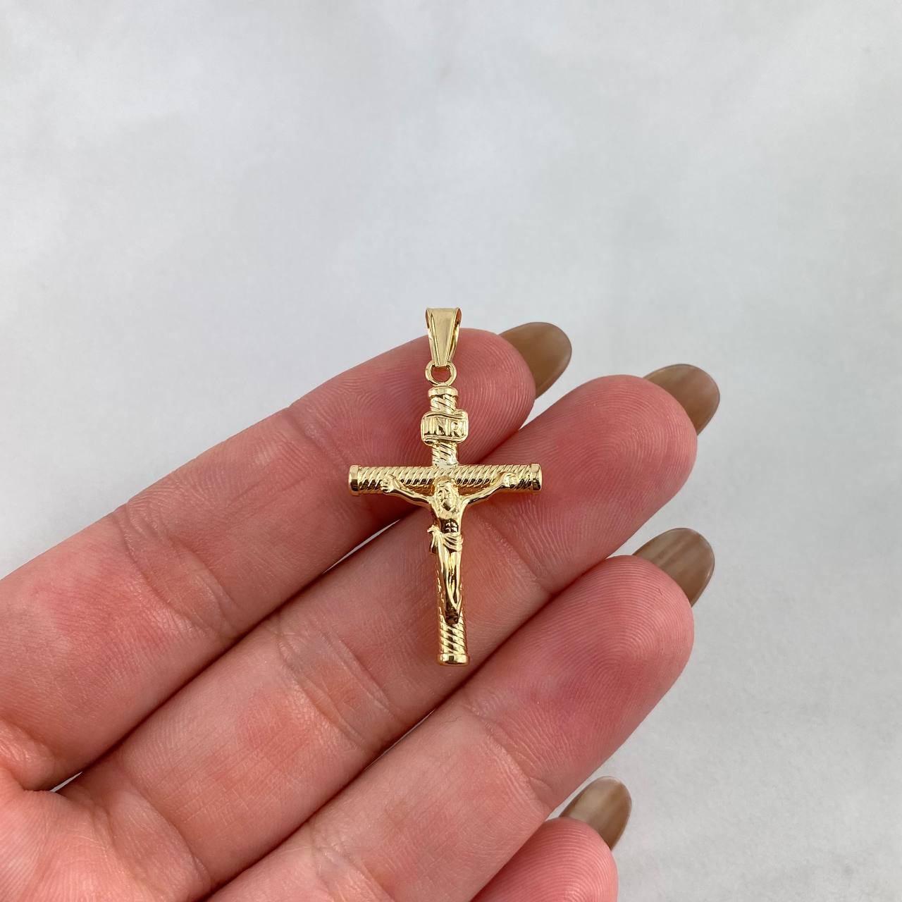 Dije Cruz Cristo 1.25gr / 3.5cm / Baston Atornillado Oro Amarillo©