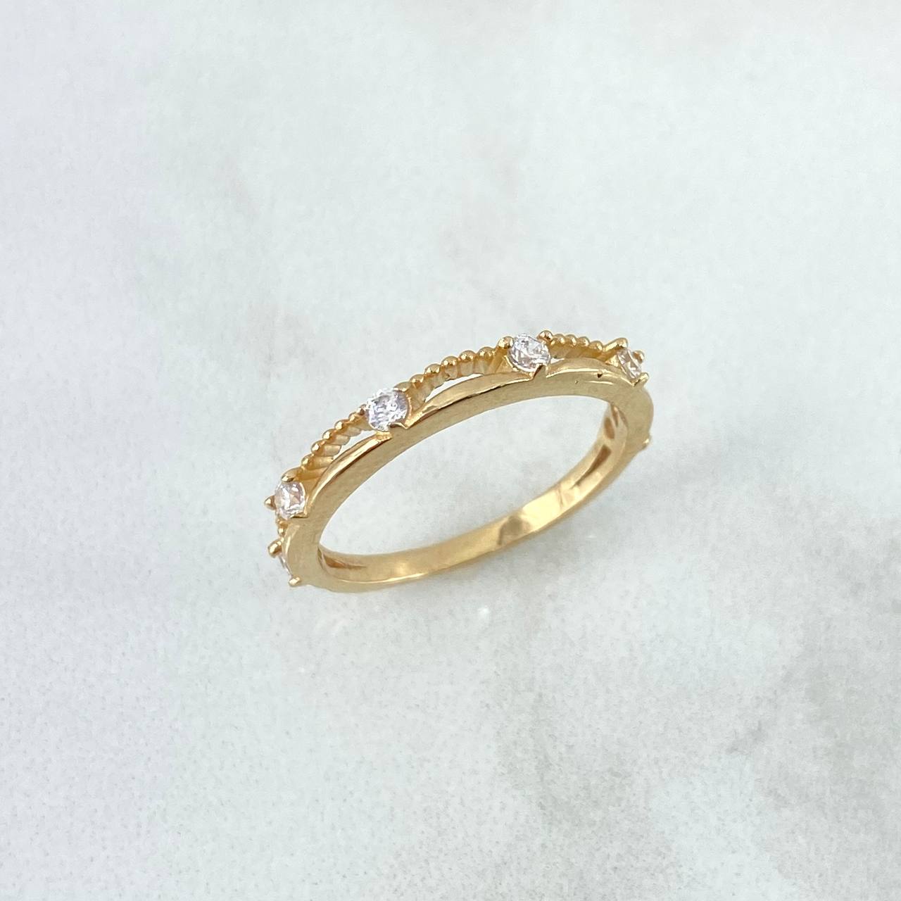 Anillo Bordado 2.05gr / T5 3/4 / Circones Blancos Oro Amarillo