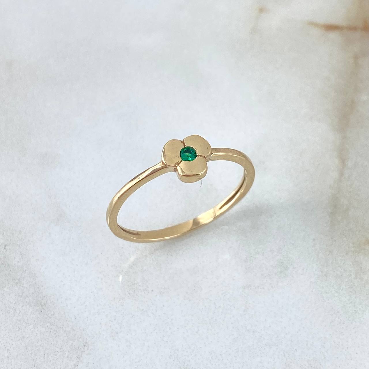 Anillo Trebol 1.5gr / T6 3/4 / Circon Verde Oro Amarillo