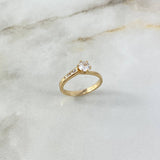 Anillo Solitario Curvo 2.85gr / T7 / Circones Blancos Oro Amarillo ©