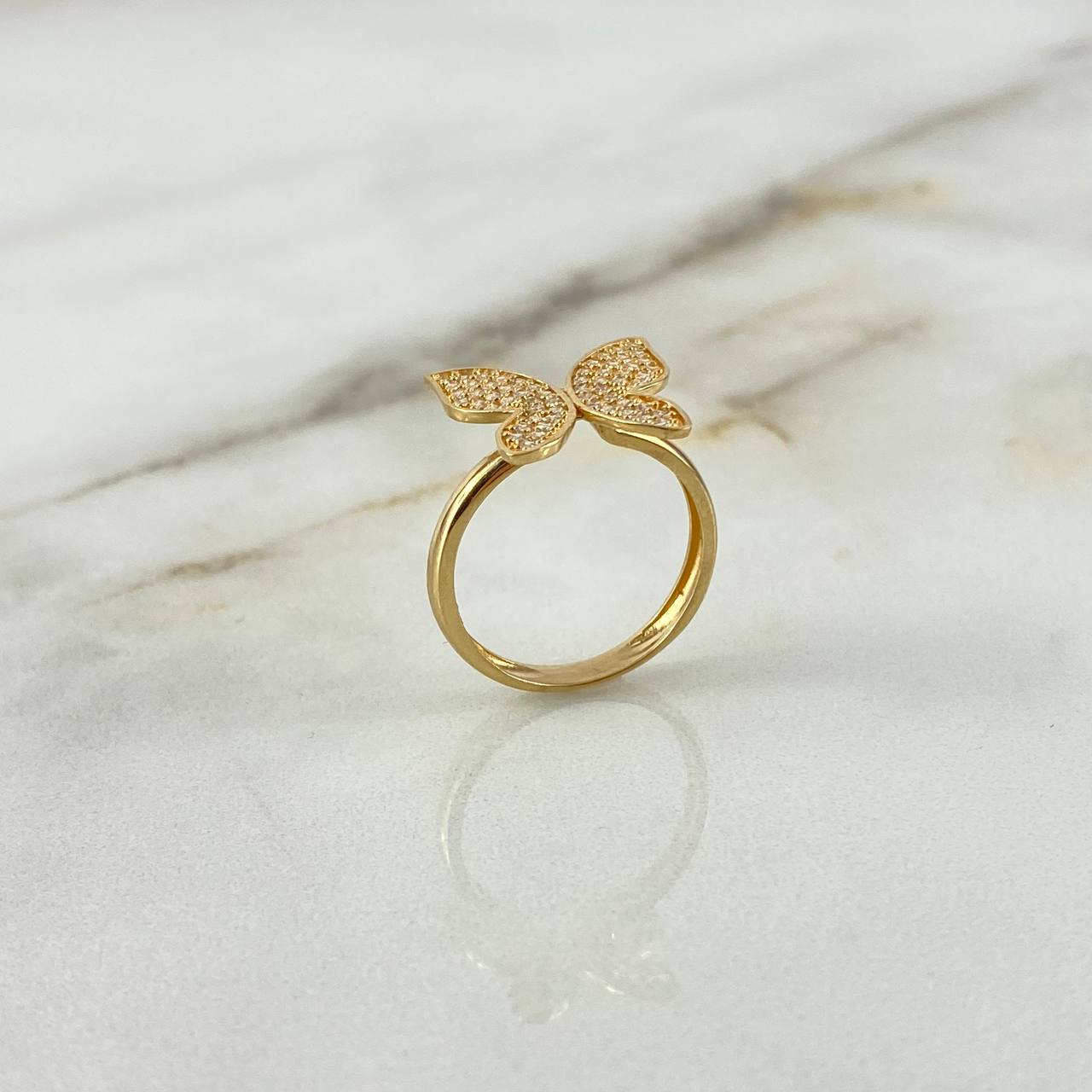 Anillo Mariposa 2.45gr / T5 1/4 / Circones Blancos Oro Amarillo ©