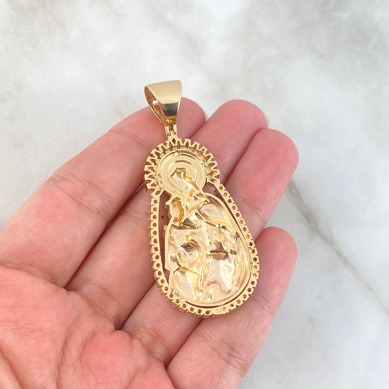 Dije Virgen Del Carmen 19.25gr / 5.8cm / Circones Blancos Oro Amarillo