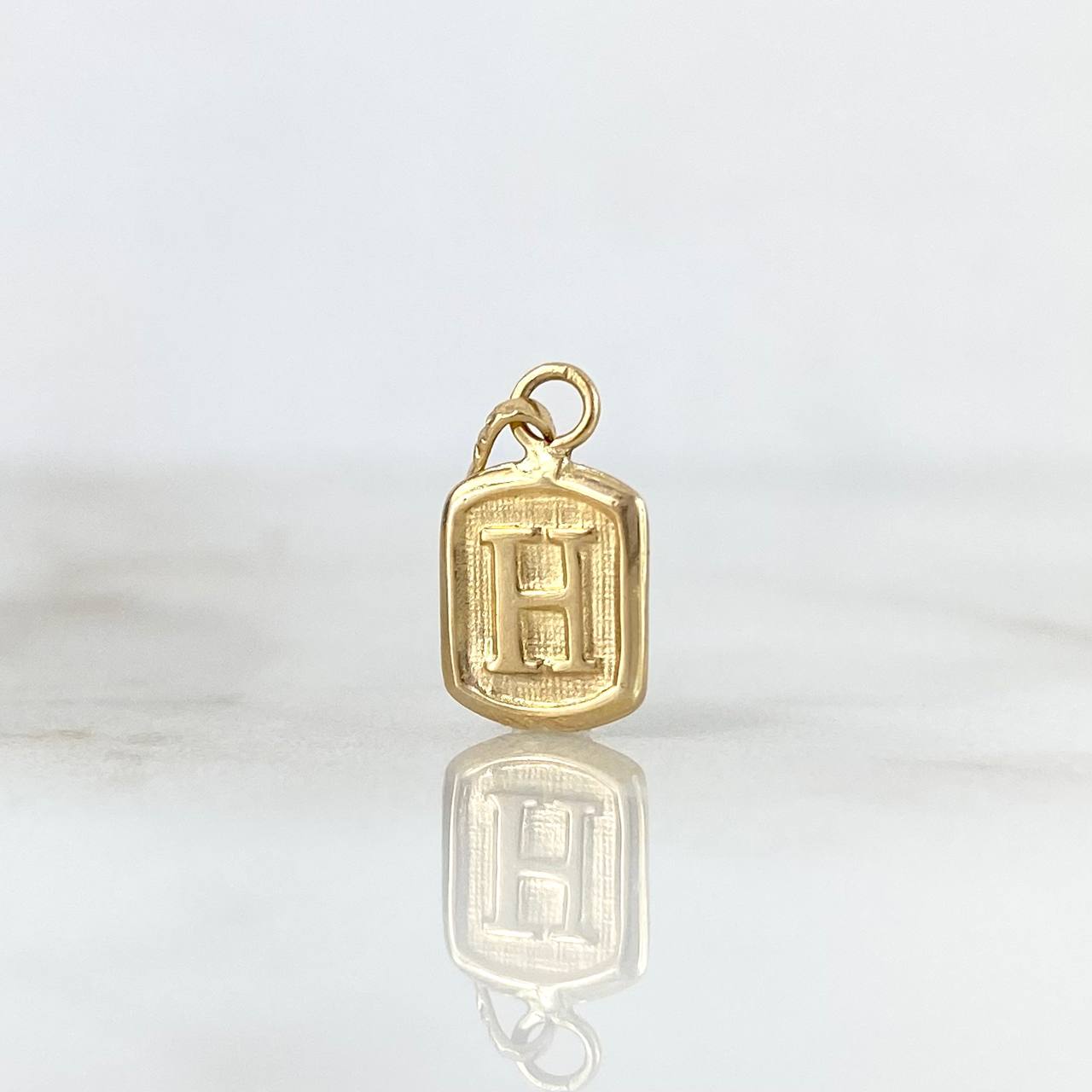 Dije Marco Letra H 0.35gr / 1.5cm Oro Amarillo