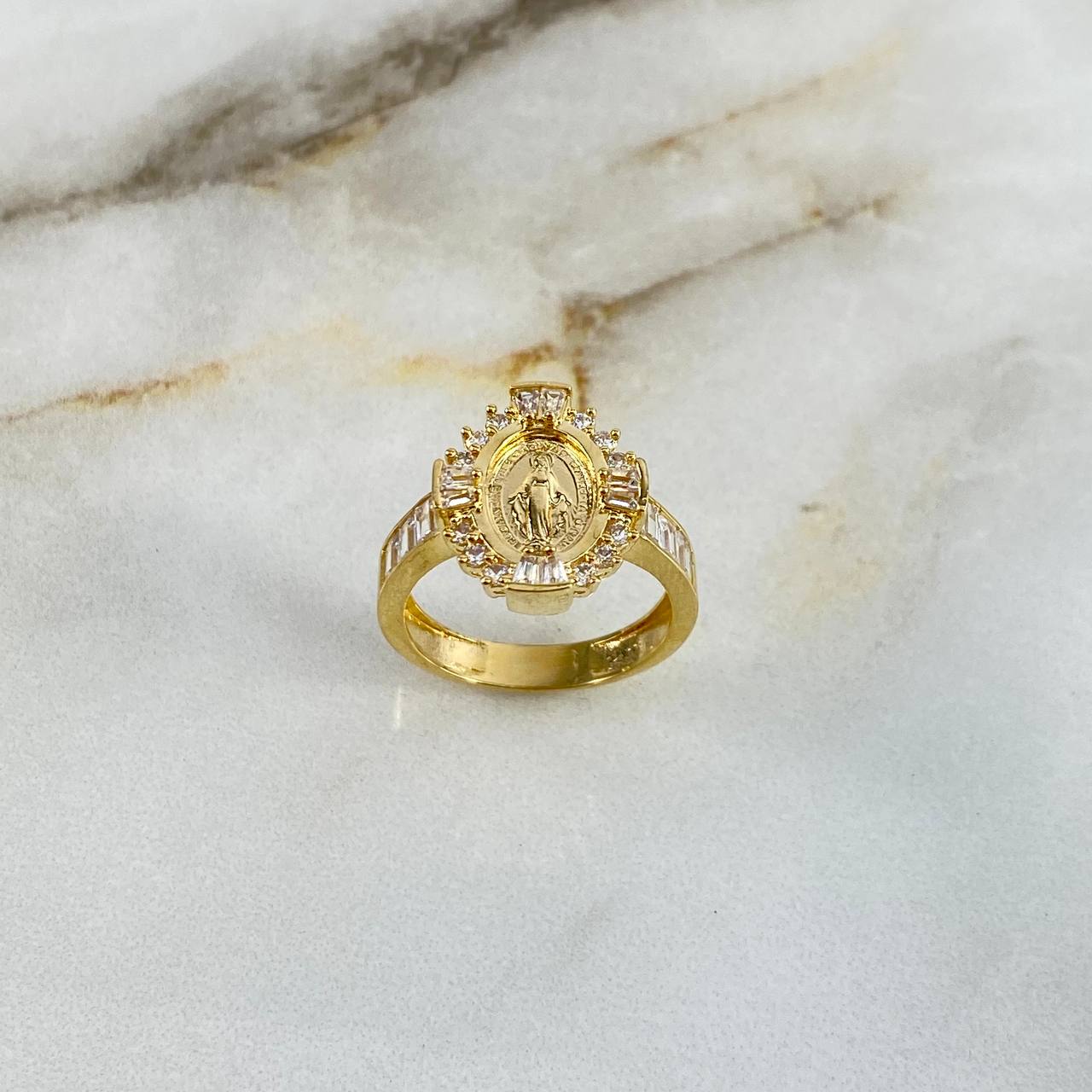 Anillo Virgen Milagrosa 4.3gr / T4 1/2 / Circones Blancos Oro Amarillo