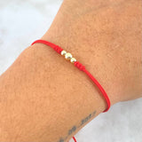 Pulsera Roja Trio Disimil 0.25gr / 4mm-3mm Bolas Lisas 3 und Oro Amarillo *