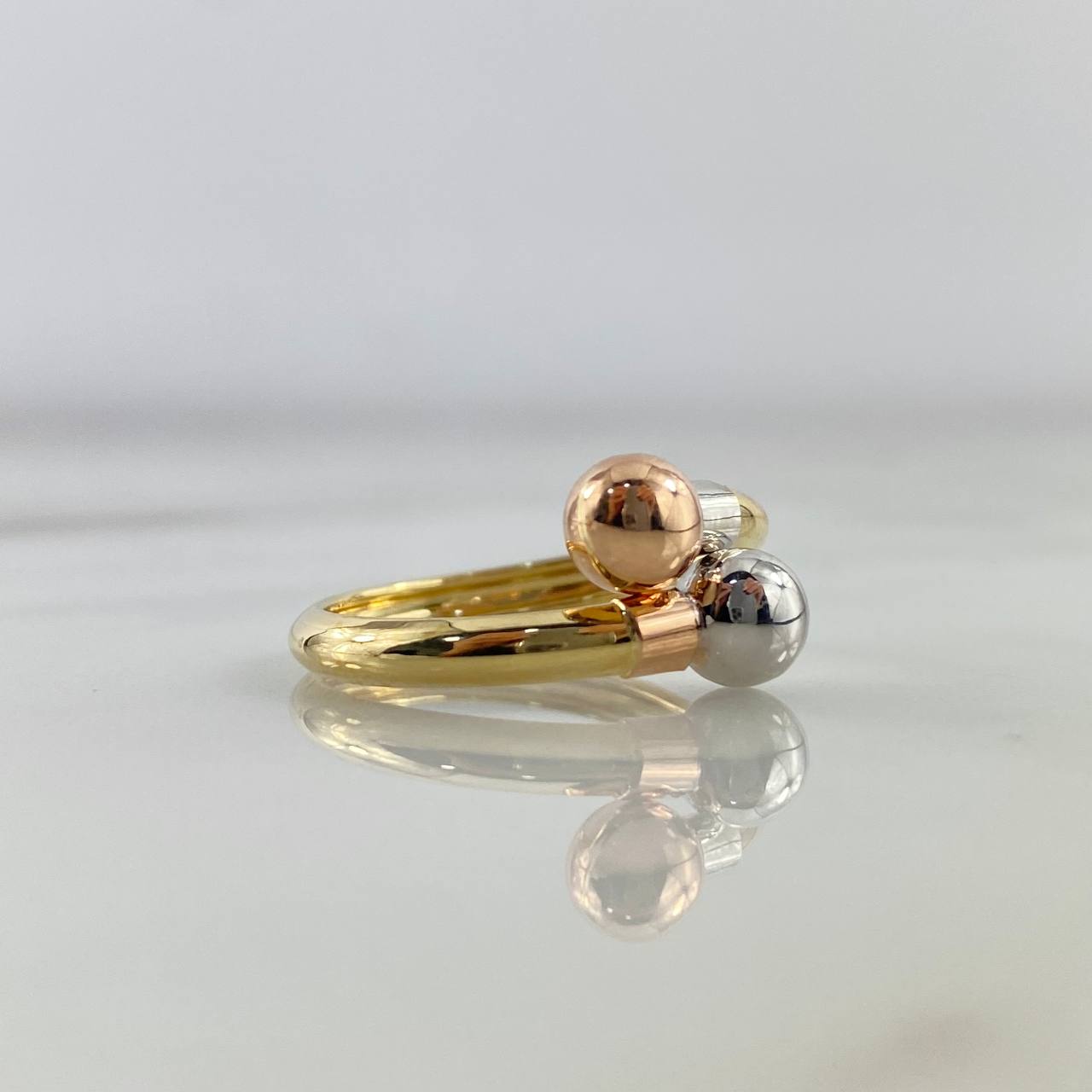 Anillo Tu y Yo 1.15gr / T6 3/4 / 6mm Bolas Lisas Tres Oros