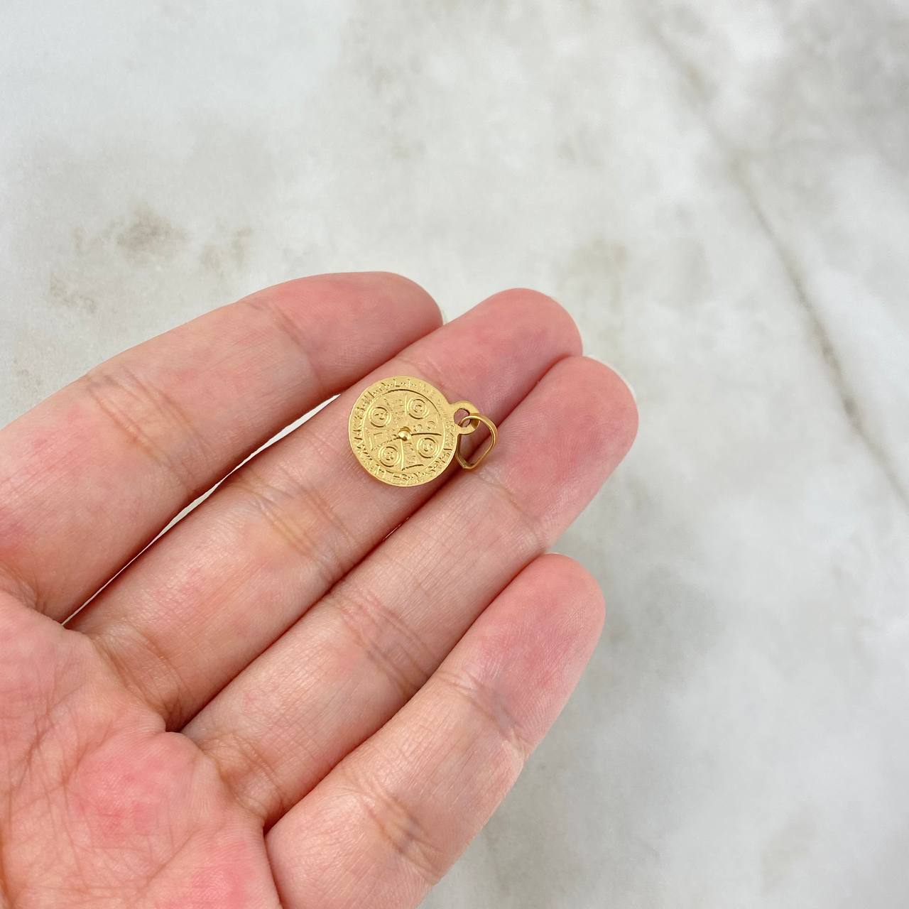 Dije San Benito 1.45gr / 1.9cm Diamantado Oro Amarillo *