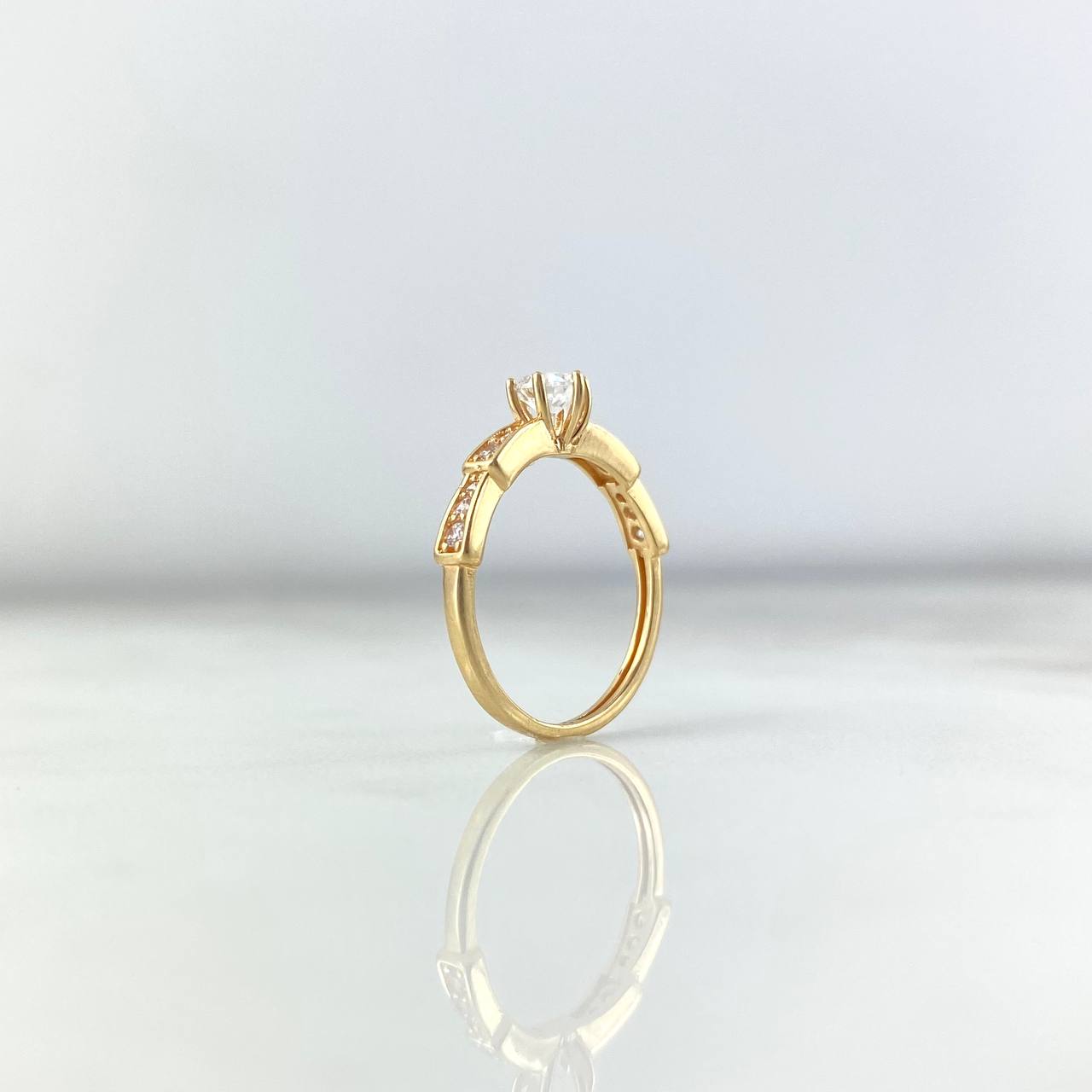 Anillo Solitario Cinta 1.65gr / T4 / Circones Blancos Oro Amarillo