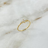 Anillo Lucero 0.95gr / T7 3/4 / Circones Blancos Oro Amarillo