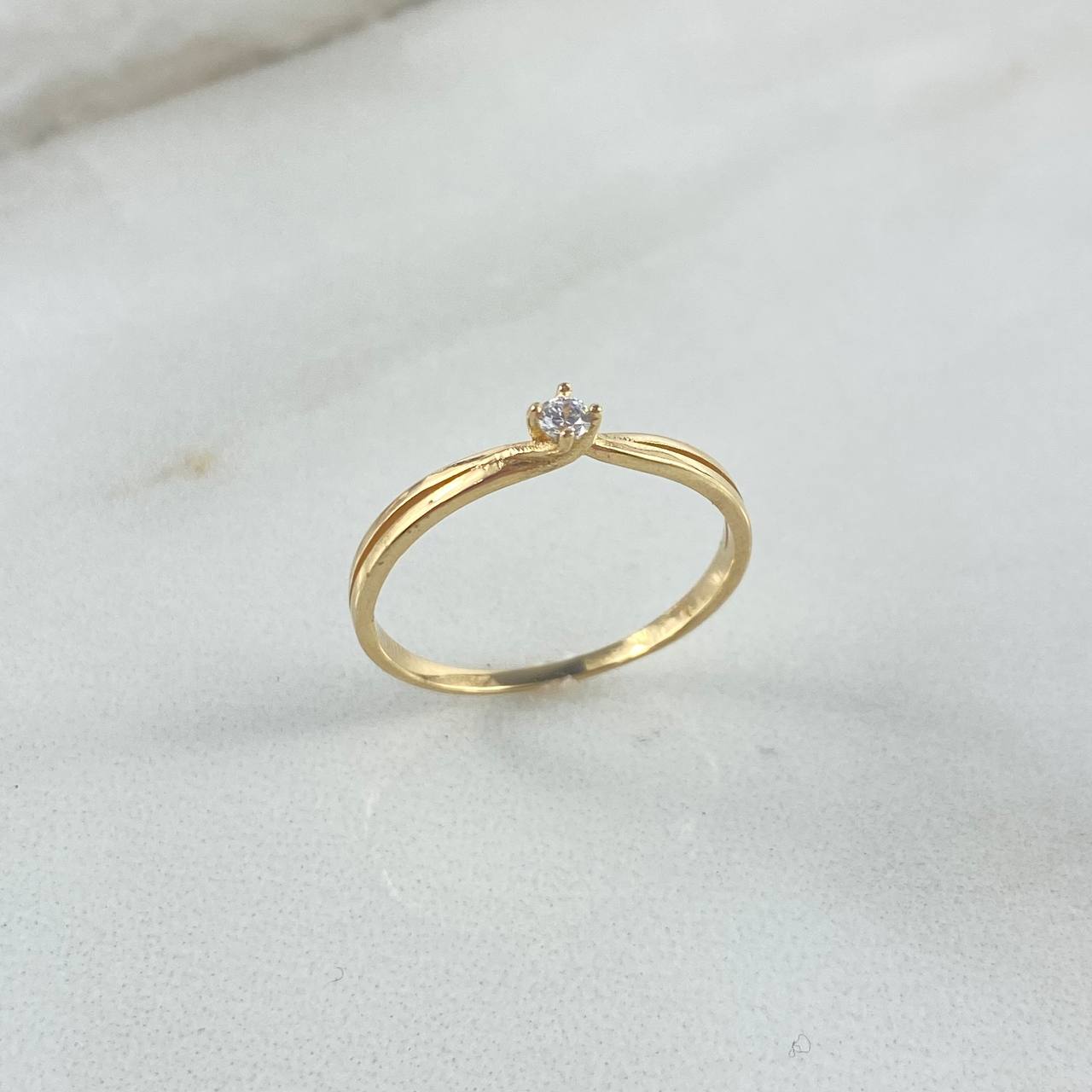 Anillo Solitario Olivo 1.25gr / T6 1/2 / Circon Blanco Oro Amarillo ©