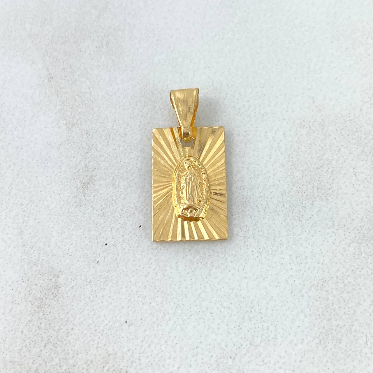 Dije Placa Rectanglar Silueta Virgen Guadalupe 0.7gr / 1.8cm-0.8cm / Diamantada Oro Amarillo *