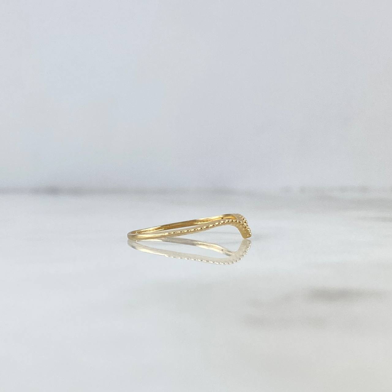 Anillo Tiara En V 0.75gr / T6 1/4 / Oro Amarillo