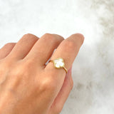 Anillo Trebol VCyA 2.15gr / T7 1/4 / Nacar Blanco Oro Amarillo +4 ©