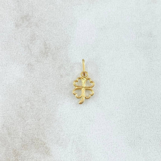 Dije Trebol 0.3gr / 1.4cm / Silueta Lisa Oro Amarillo 18K