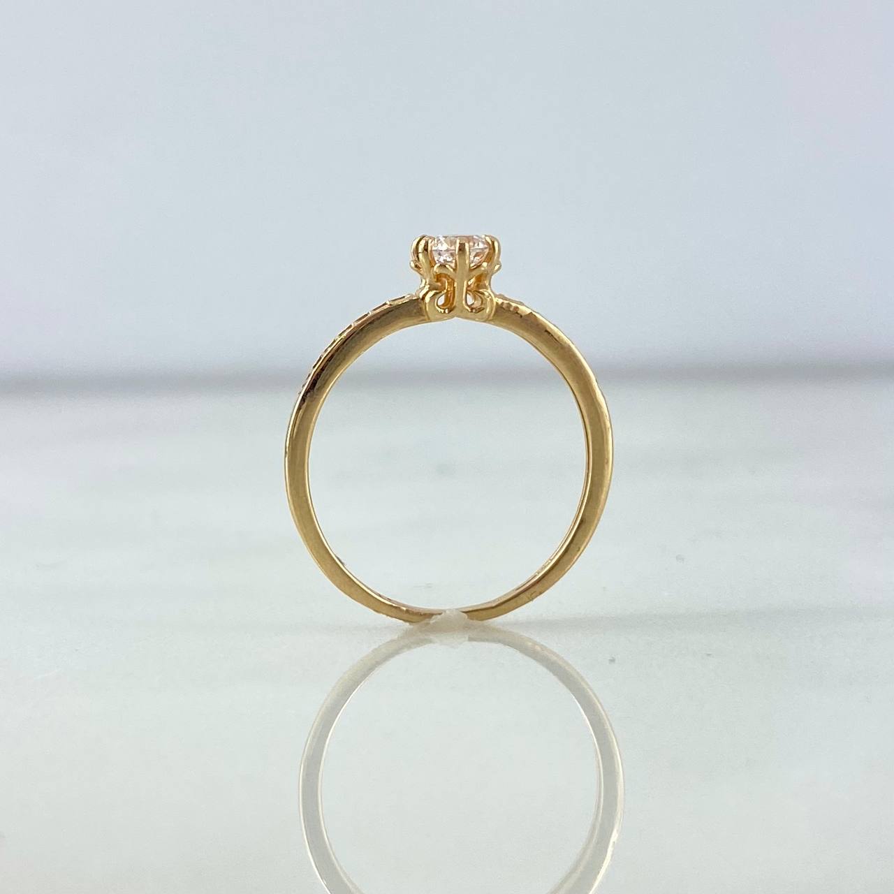 Anillo Solitario Churumbela Flor 1.75gr / T5 3/4 / Circones Blancos Oro Amarillo