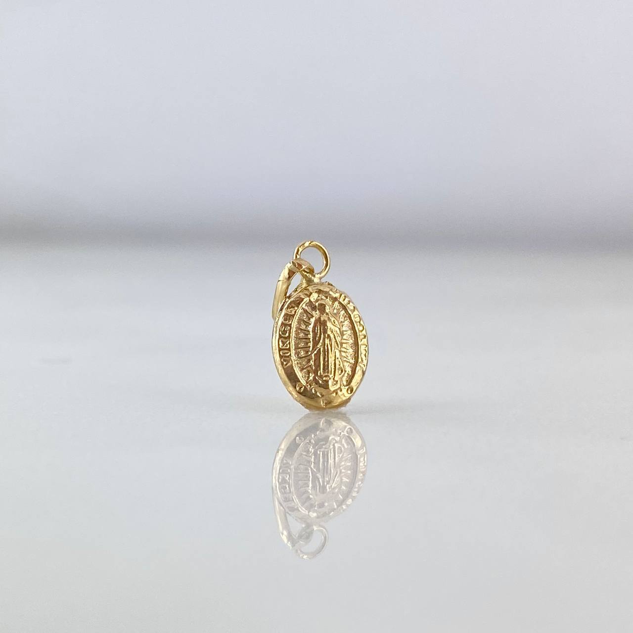 Dije Virgen Guadalupe 0.3gr / 1.4cm / Troquelado Oro Amarillo ©