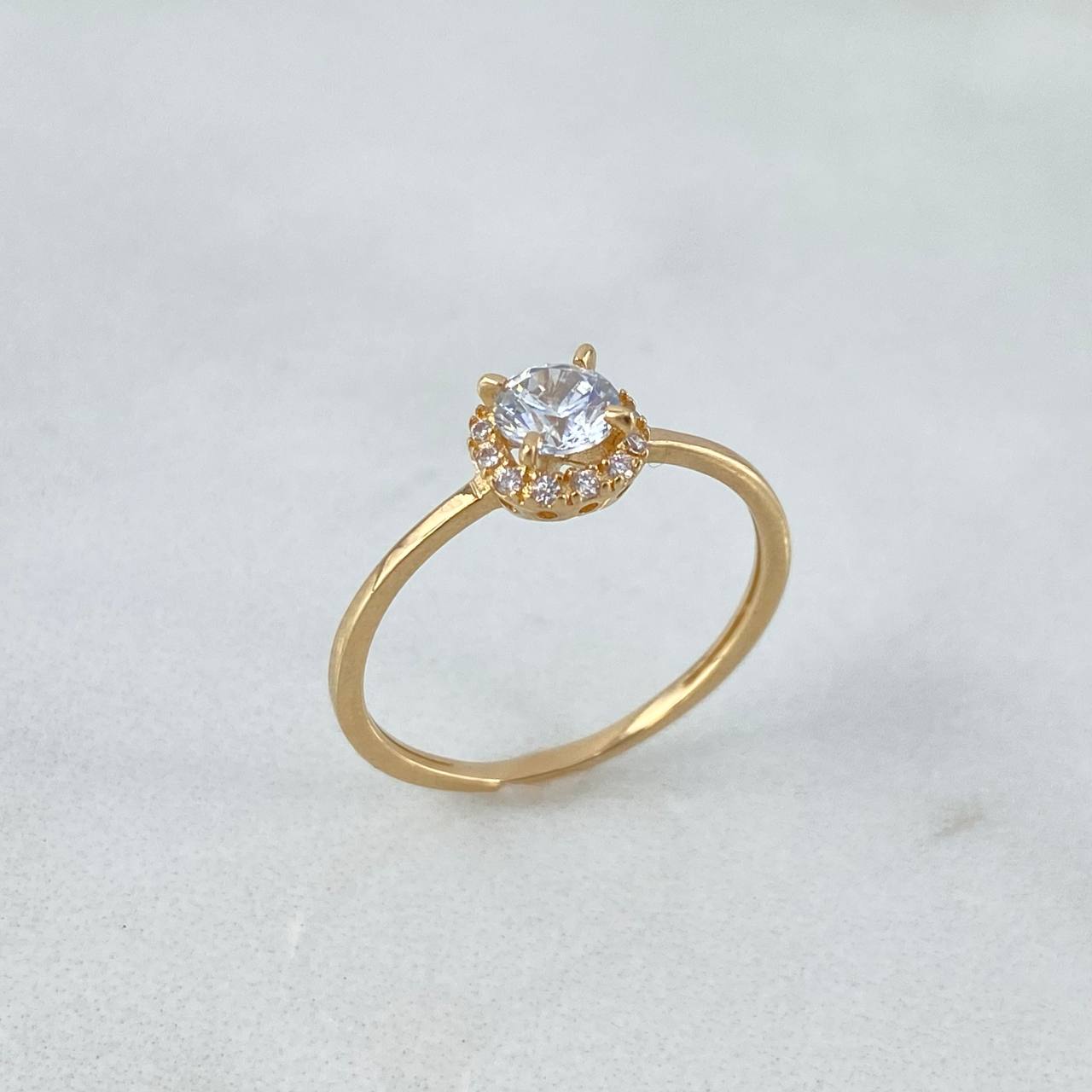 Anillo Solitario Halo 1.35gr / T7 / Circular Circones Blancos Oro Amarillo